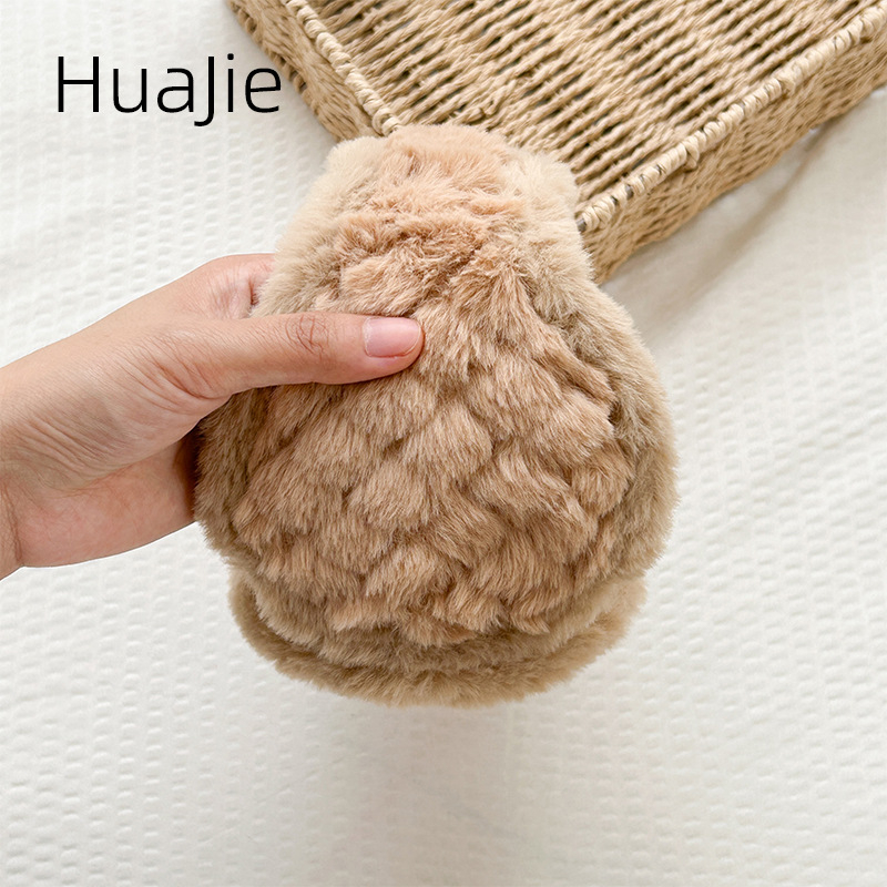 „Huajie“ sandėlyje. Šiltas moteriškas plaukų uždangalas su ausimis, rudens ir žiemos ananasų raštu, languotas triušio pliušinis, sulankstomas galinis ausų apsaugas.