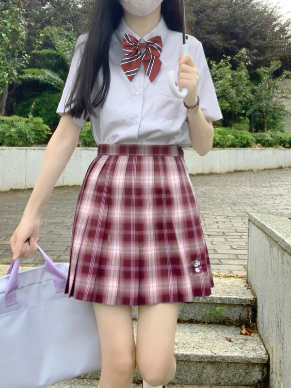 Vyno raudonumo mėlynai dryžuotas japoniško stiliaus marškinių formos kaklaraištis, moteriškas, peteliškės spalvos, be rankų, DK aksesuarai