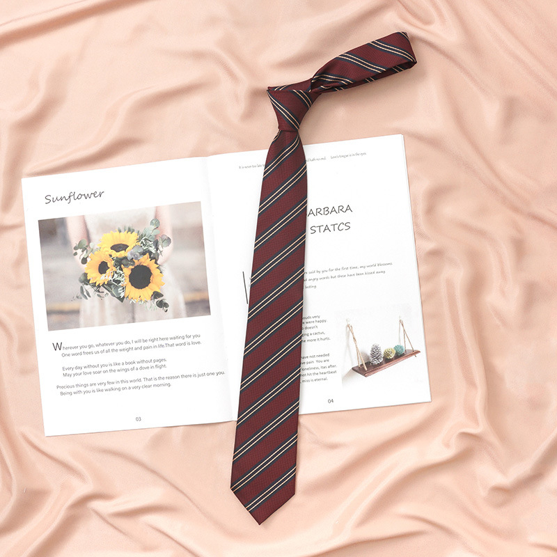 Vyno raudonumo mėlynai dryžuotas japoniško stiliaus marškinių formos kaklaraištis, moteriškas, peteliškės spalvos, be rankų, DK aksesuarai