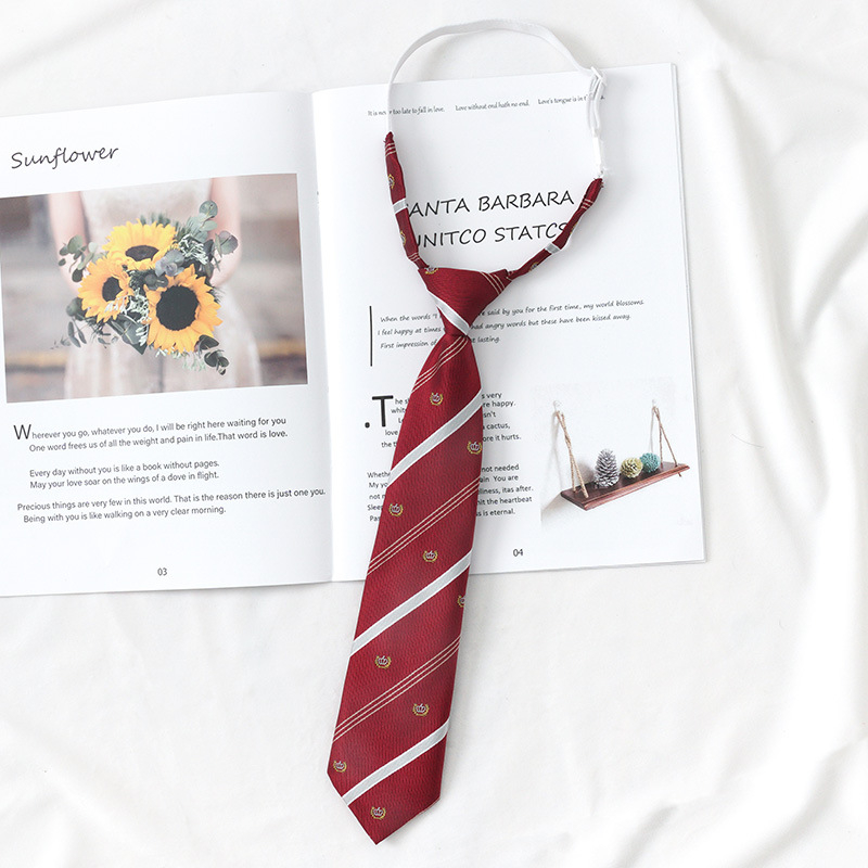 Vyno raudonumo mėlynai dryžuotas japoniško stiliaus marškinių formos kaklaraištis, moteriškas, peteliškės spalvos, be rankų, DK aksesuarai