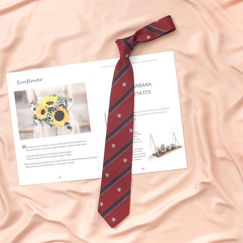 Vyno raudonumo mėlynai dryžuotas japoniško stiliaus marškinių formos kaklaraištis, moteriškas, peteliškės spalvos, be rankų, DK aksesuarai