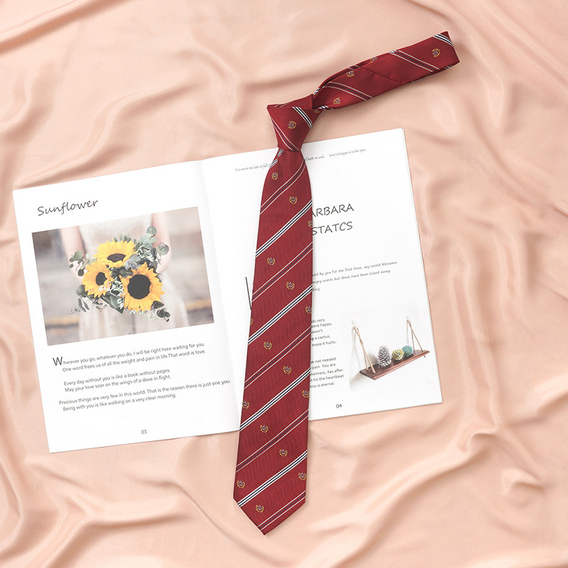 Vyno raudonumo mėlynai dryžuotas japoniško stiliaus marškinių formos kaklaraištis, moteriškas, peteliškės spalvos, be rankų, DK aksesuarai