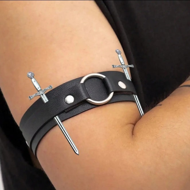 Rūpnīcas tiešās modes vīriešu un sieviešu aproces, jaunas jostas rokassprādzes, metāla gredzena rokas ādas jostas aksesuāri noliktavā