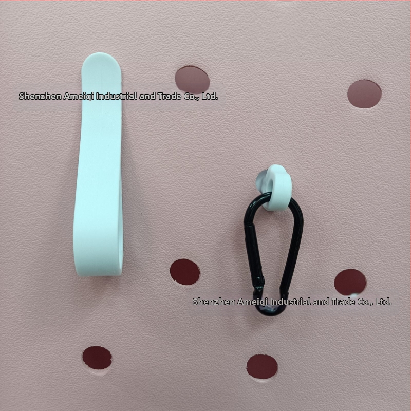 „Amazon“ populiarūs „Bog Accessories“ trijų dalių kabliukų komplektas su karabinu, grybo formos sagtimi, sagties skylute, krepšio aksesuarai, pakabukas