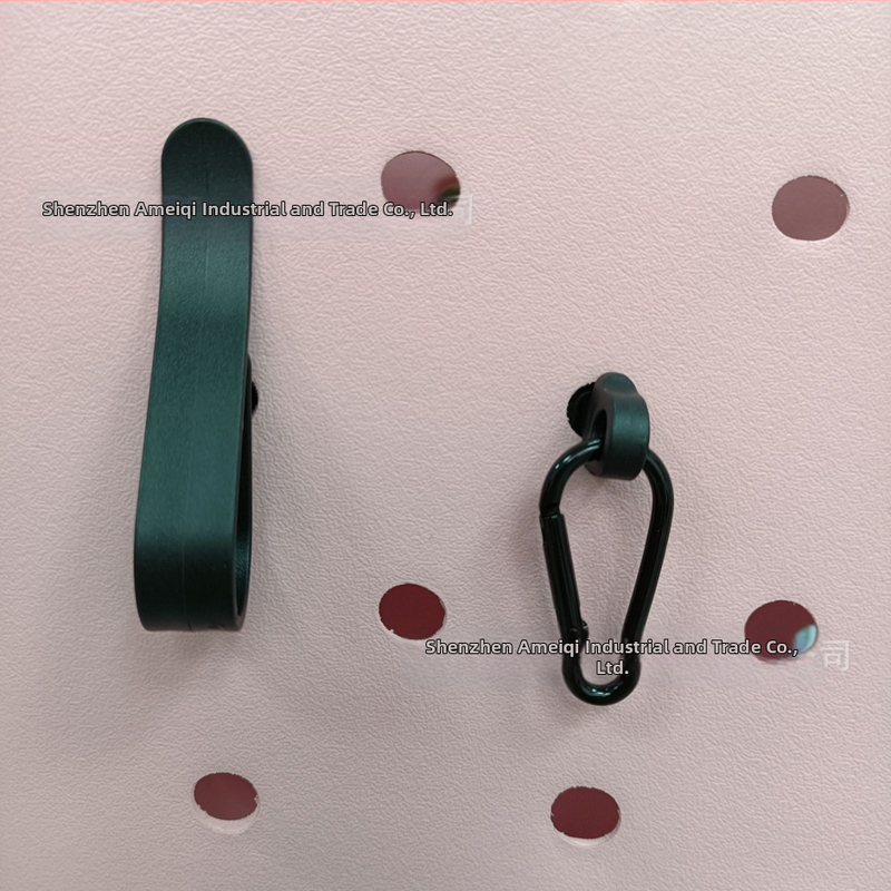 „Amazon“ populiarūs „Bog Accessories“ trijų dalių kabliukų komplektas su karabinu, grybo formos sagtimi, sagties skylute, krepšio aksesuarai, pakabukas