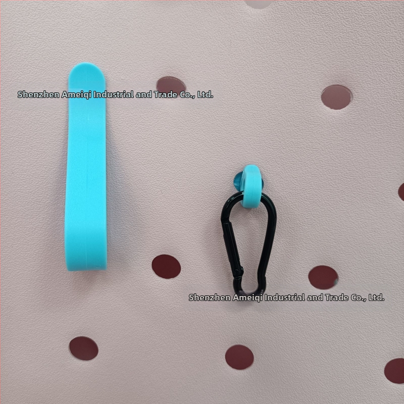 „Amazon“ populiarūs „Bog Accessories“ trijų dalių kabliukų komplektas su karabinu, grybo formos sagtimi, sagties skylute, krepšio aksesuarai, pakabukas