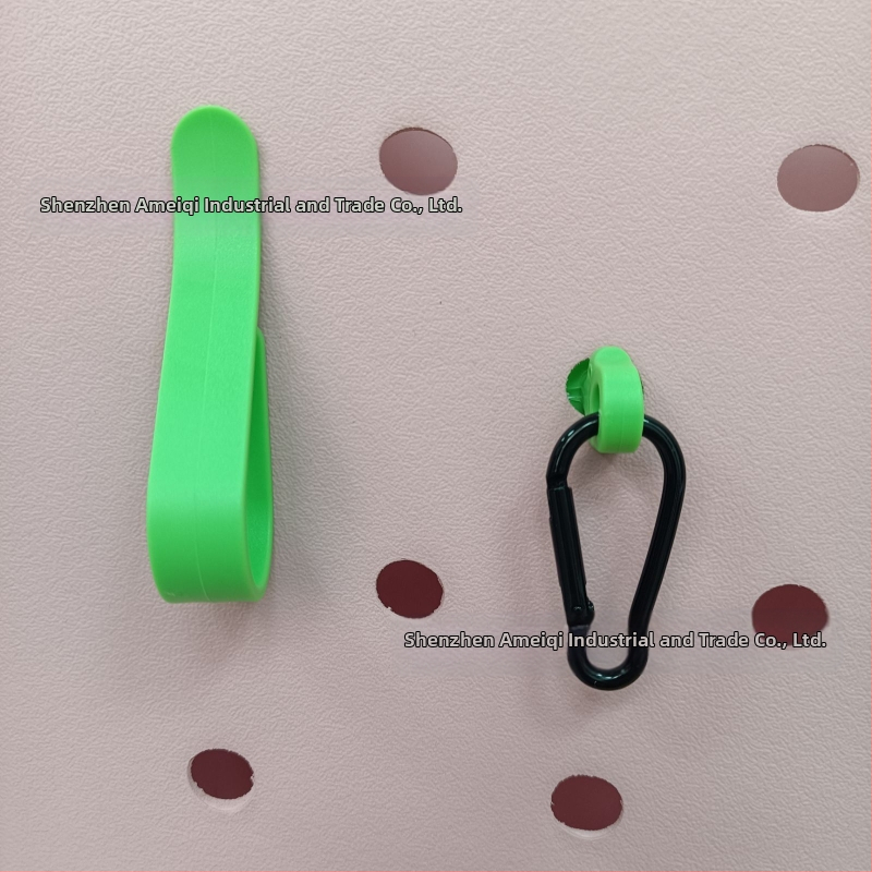 „Amazon“ populiarūs „Bog Accessories“ trijų dalių kabliukų komplektas su karabinu, grybo formos sagtimi, sagties skylute, krepšio aksesuarai, pakabukas