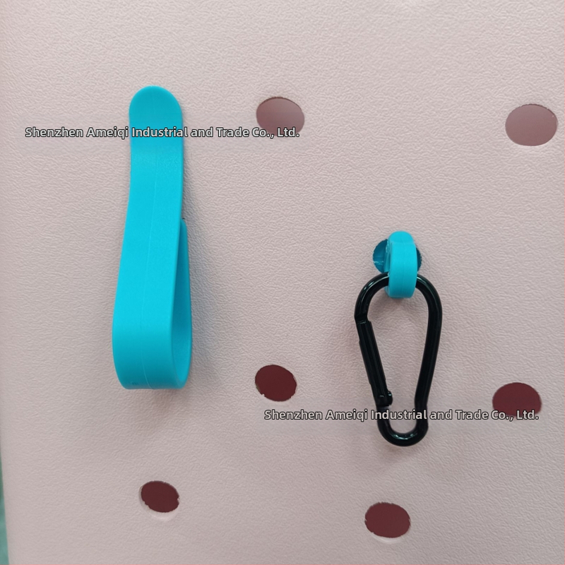 „Amazon“ populiarūs „Bog Accessories“ trijų dalių kabliukų komplektas su karabinu, grybo formos sagtimi, sagties skylute, krepšio aksesuarai, pakabukas