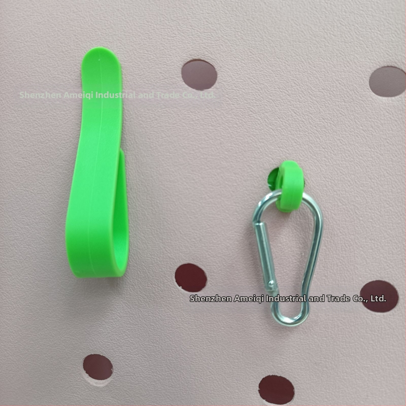 „Amazon“ populiarūs „Bog Accessories“ trijų dalių kabliukų komplektas su karabinu, grybo formos sagtimi, sagties skylute, krepšio aksesuarai, pakabukas