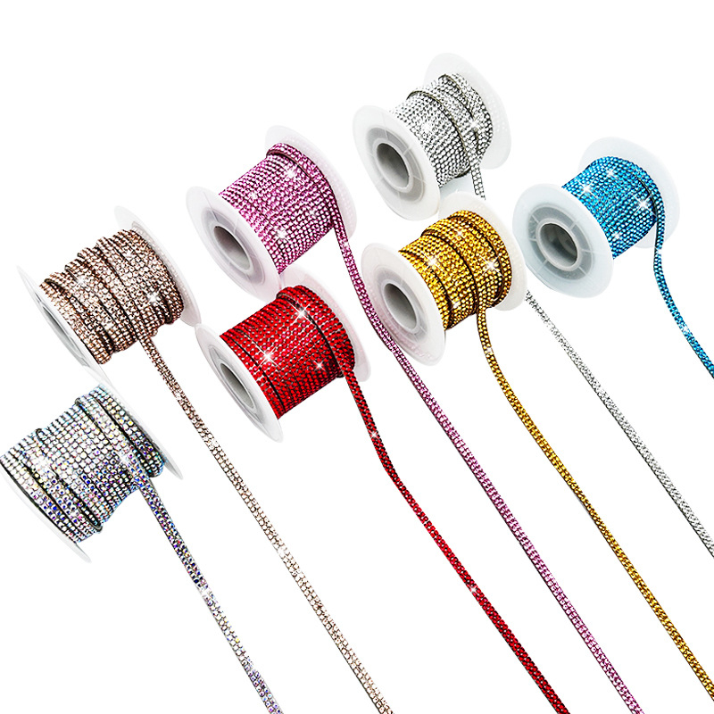 Tarpvalstybiniai, karštai parduodami lipnūs kalnų krištolo lipdukai stiklo dekoravimui, batų dekoracijoms, kalnų krištolo juostelėms, kalnų krištolo juostelėms