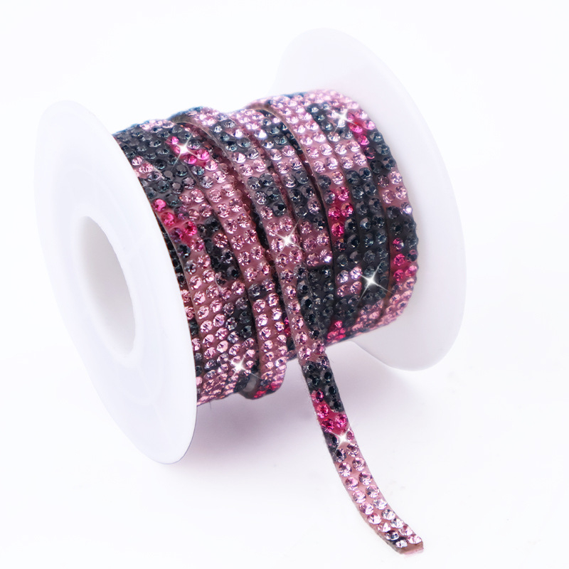 Tarpvalstybiniai, karštai parduodami lipnūs kalnų krištolo lipdukai stiklo dekoravimui, batų dekoracijoms, kalnų krištolo juostelėms, kalnų krištolo juostelėms