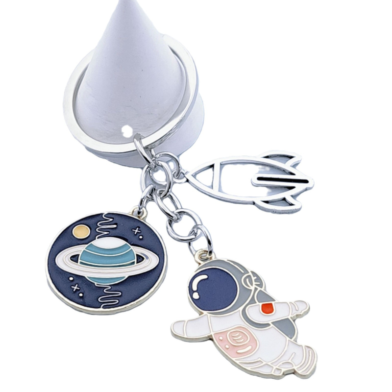 Európai és amerikai divatékszerek hátizsák medál űrhajós űrhajós rakéta bolygó kulcstartó