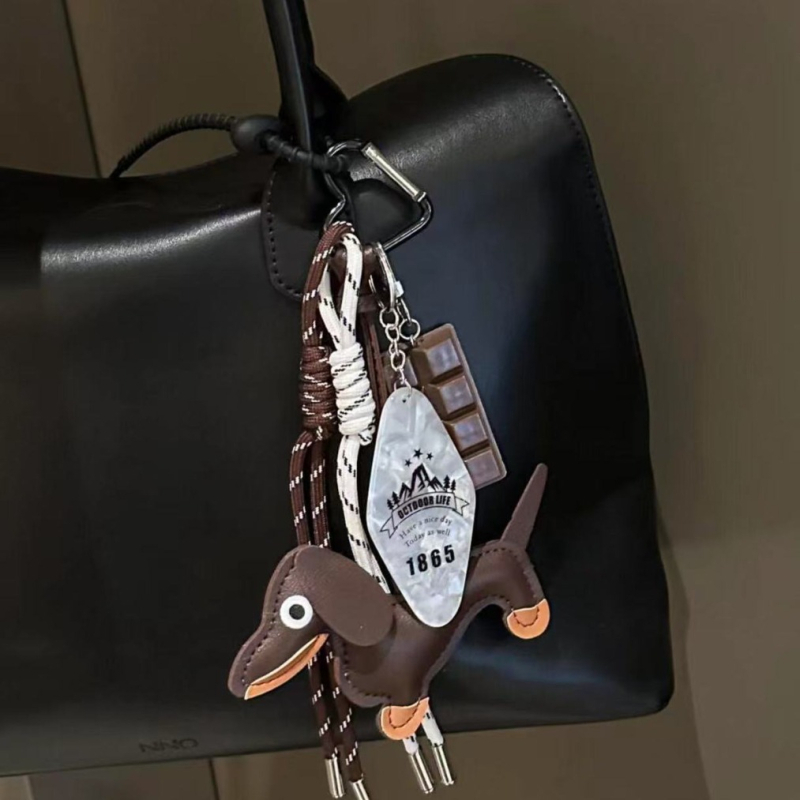 Unikalus naujas stilingas takso kuprinės pakabukas „Miu“ virvės dekoracija „pasidaryk pats“ poros raktų pakabukas, saldus, šaunus stilius