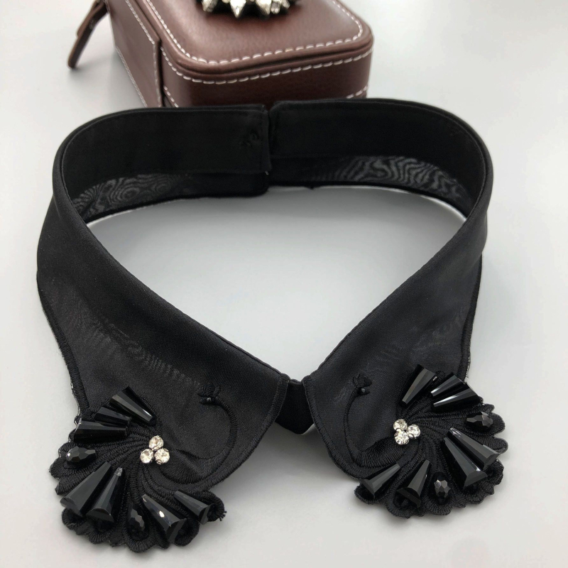 Gyönyörű pillangós gyöngyös hímzésű gyöngyös hamis nyakörv nőknek, sokoldalú organza elegáns gyöngyös hamis nyakörv nagykereskedelemben a gyártótól