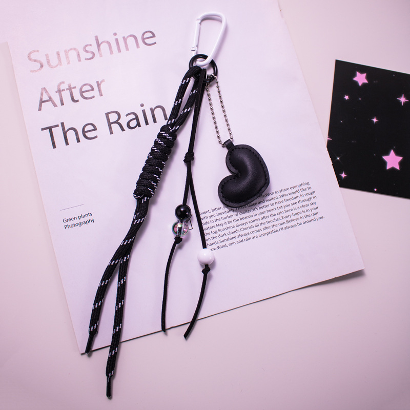 Miu színű bőr szerelmes autós kulcstartó táska medál kreatív szőtt római csomó minden egyezésű személyre szabott függő dekoráció