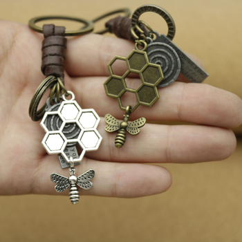 Ανδρικό δημιουργικό μπρελόκ από κράμα χαλκού μέλισσα vintage υφαντό δέρμα αγελάδας μπρελόκ από γνήσιο δέρμα μενταγιόν από εργοστάσιο απευθείας πωλήσεων