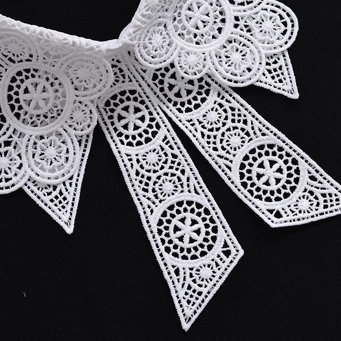 Nėriniuota laisvalaikio stiliaus, universali drugelio formos netikra apykaklė, paprasta juodai balta rudens ir žiemos nėriniuota apykaklė, balta madinga moterims apykaklė