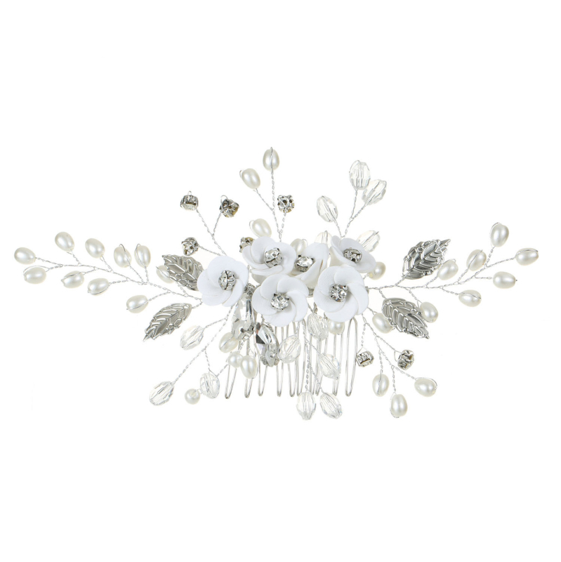 „Amazon“ tarpvalstybinėje Europoje ir Jungtinėse Amerikos Valstijose siūlo baltas minkštos keramikos gėles, inkrustuotas deimantais, rankų darbo perlų plaukų šukas, šonines šukas, vestuvinį galvos apdangalą