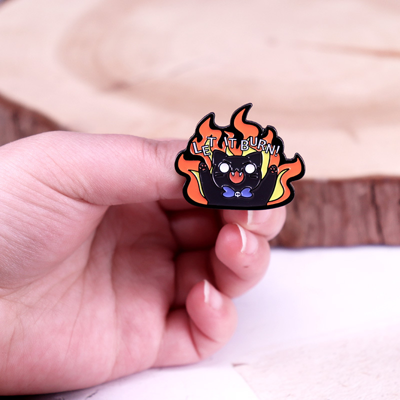 Tegul dega piktos katės ženklelis kawaii padegimo katės emalio segtukas