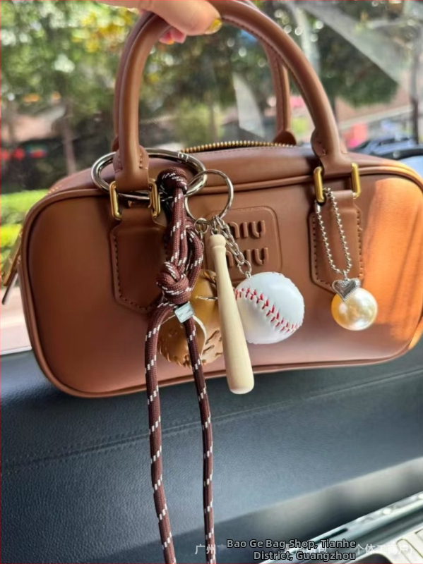 Розова/Бейзболна чанта с висулка за дакел Miu Style Niche Retro Melard Extreme Minimalism Charm