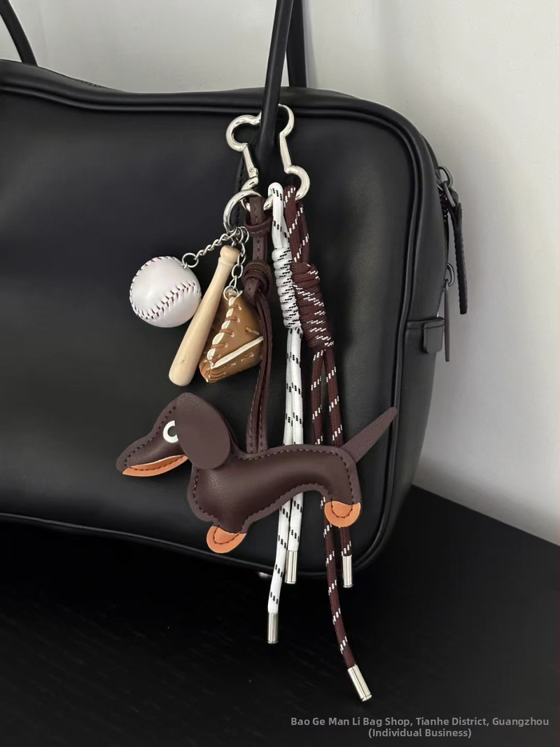 Rožinis/beisbolo takso formos rankinės pakabukas „Miu“ stiliaus nišinis retro stiliaus „Melard“ ekstremalaus minimalistinio rankinės pakabukas