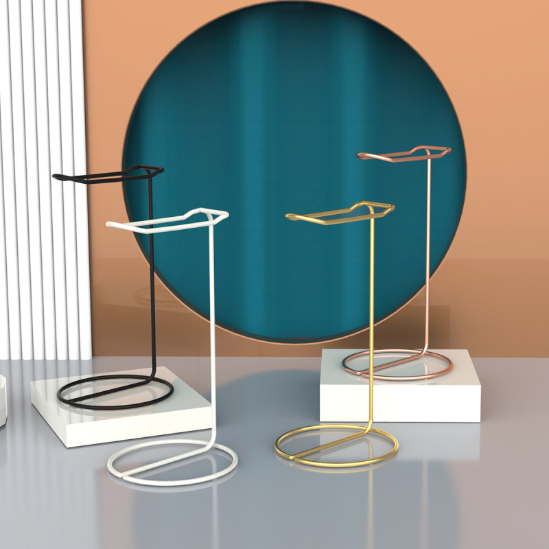 Paprastas metalinis ausinių stovas, aliuminio lydinio ausinių stovas, stabilus, neslystantis, stalinis stovas daiktams laikyti.