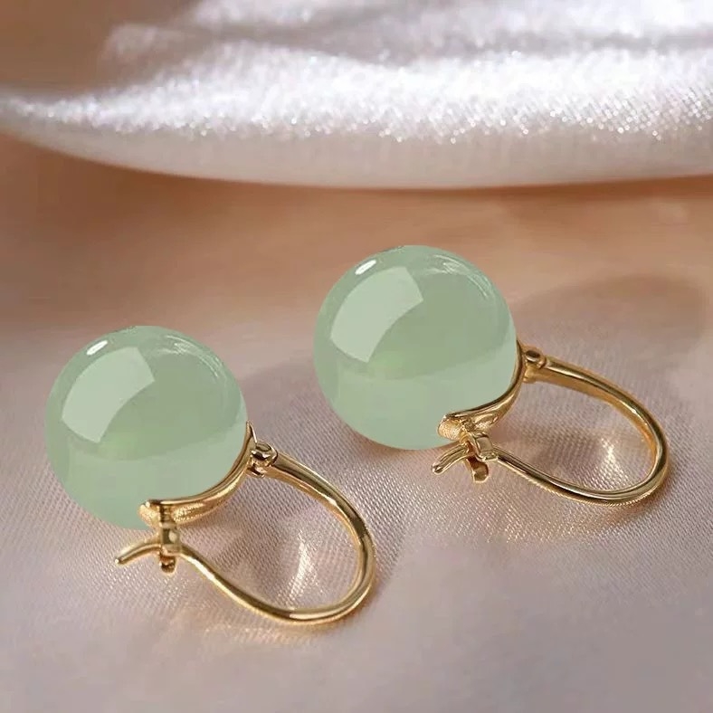 Νέα κινεζική στυλ υψηλής απομίμησης Hetian νεφρίτη αγκράφα αυτιών 2024 νέα εκρηκτική υψηλής ποιότητας κρεμαστό κόσμημα αυτιών αντίκα απαλά σκουλαρίκια μόδας γυναίκες