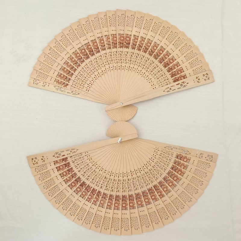 În stoc, evantai din lemn parfumat de 20,5 cm, evantai din lemn cu flori Xiangyang, decupat, cadou de nuntă, evantai din lemn