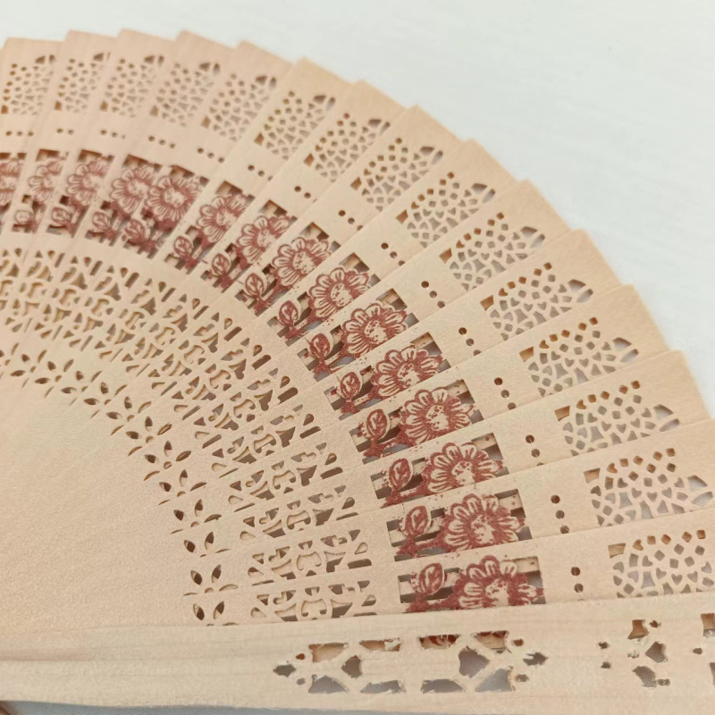 În stoc, evantai din lemn parfumat de 20,5 cm, evantai din lemn cu flori Xiangyang, decupat, cadou de nuntă, evantai din lemn