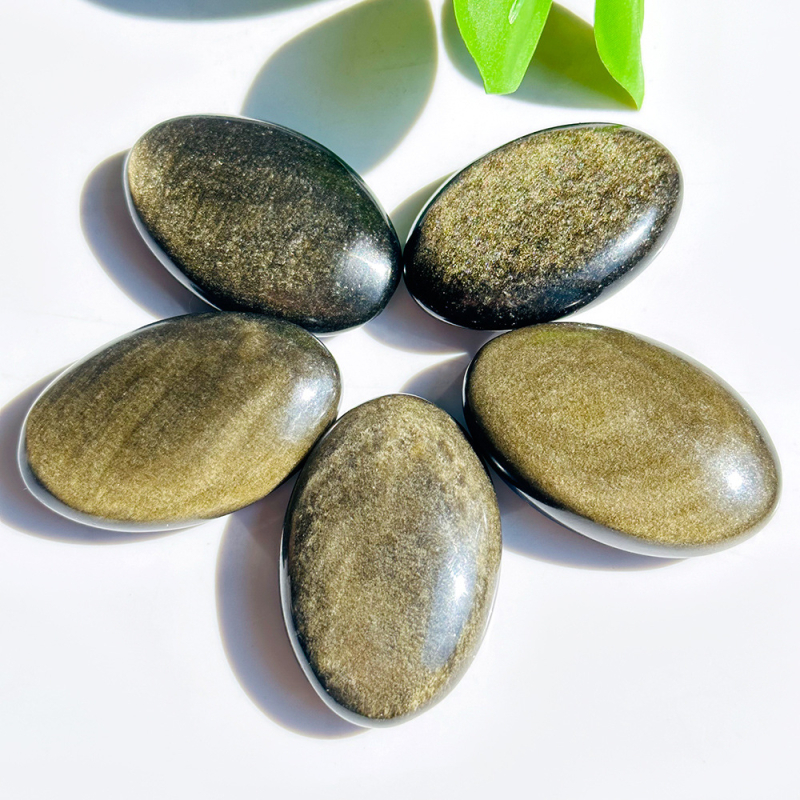 Naturaalne kuldne obsidiaan, originaalsed kivikaunistused, kuldne obsidiaan, kalapotikivi tugeva valgusefektiga, hõbedane obsidiaankäepide, kujuga mänguasi, lame mänguasi