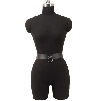 „Amazon“ Europoje ir Jungtinėse Valstijose parduodamas naujas odinis juosmens diržas su seksualia apvalia sagtimi, madingi drabužiai, scenos aksesuarai moterims.