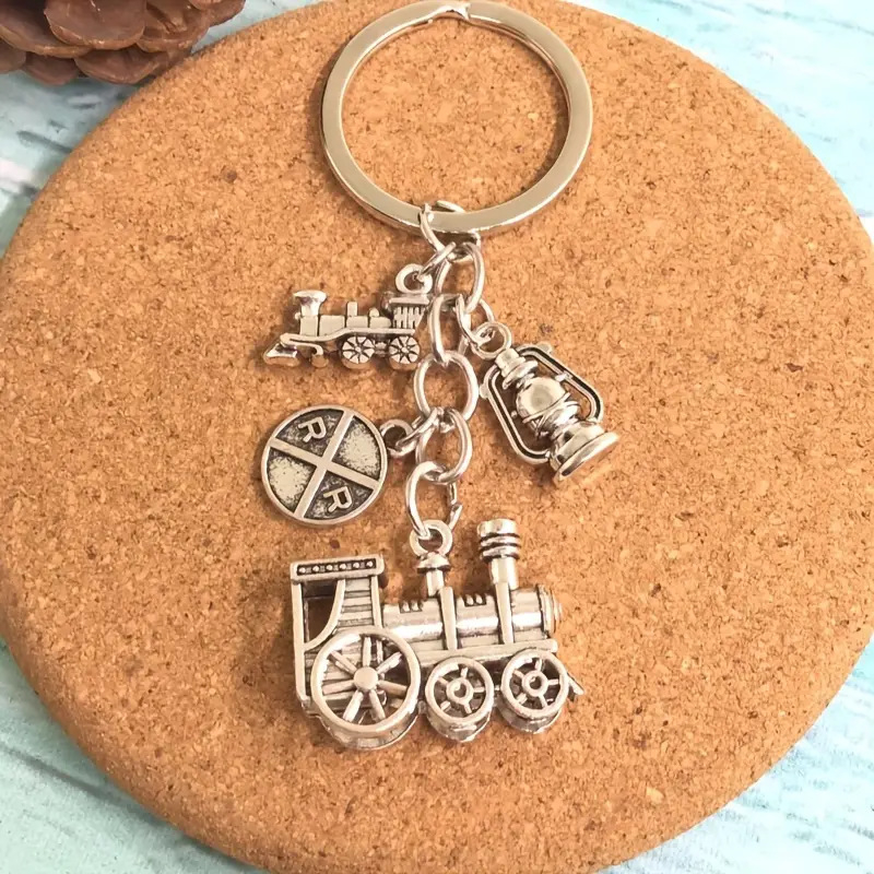Европа и Съединените щати трансграничен локомотив креативна личност ключодържател парни машини ретро винтидж влак възпоменателни орнаменти
