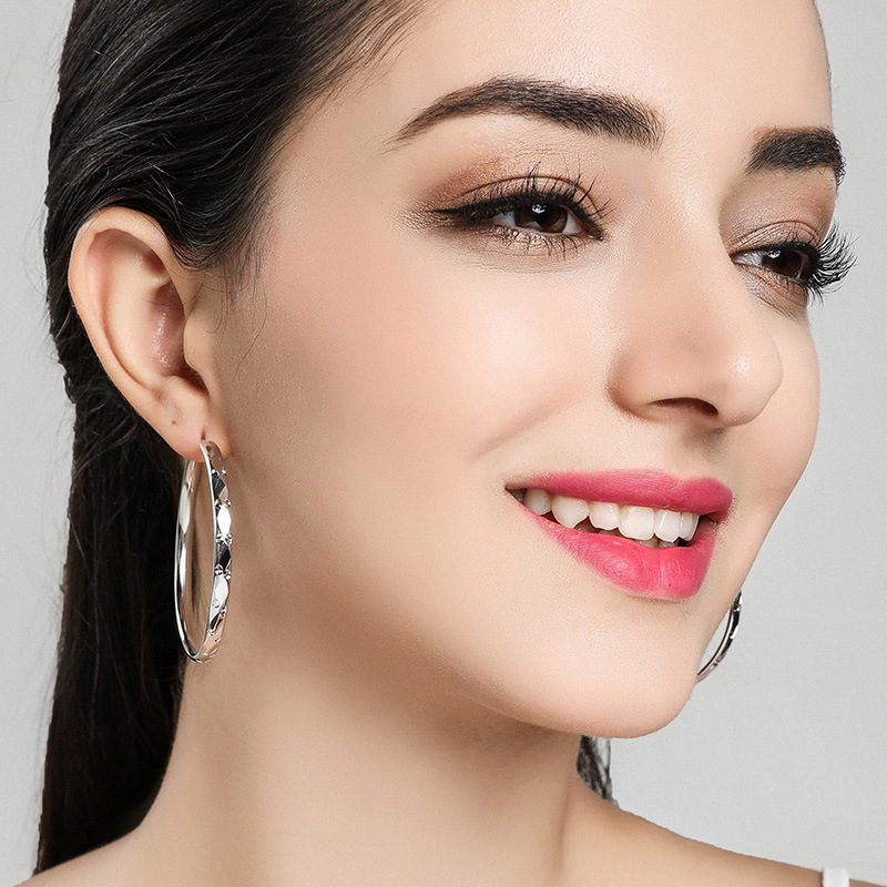 Modne velike naušnice sa zvjezdastim vrhom 2024., nove popularne elegantne okrugle naušnice za žene, visokokvalitetni pretjerani nakit od čistog srebra