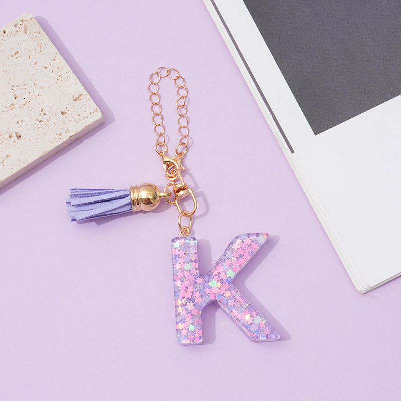 26 angliškų raidžių violetinis kutais ir žvaigždėmis puoštas blizgučiais moteriškas krepšys su vandens puodelio grandinėle, automobilio raktų pakabukas su kryželiu