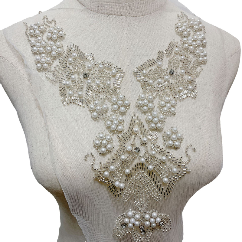 Sunkiosios pramonės karoliukų karoliukų vamzdelis Blizgučiai Gėlių nėrinių apykaklė Gėlių siuvinėjimas „pasidaryk pats“ šokių suknelė Korsažo drabužių aksesuarai