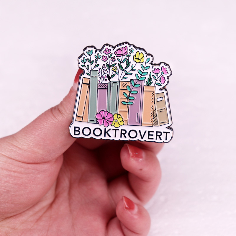 Knygas mylintiems ir intravertams skirti ženkleliai, knygos gėlės sagė, skaitymo mylėtojams skirtos dovanos, aksesuarai