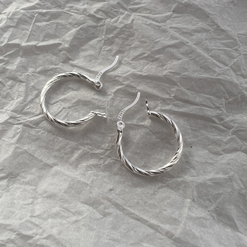 Suchuang S925 ασημένια σκουλαρίκια κρίκοι με γεωμετρικό στριφτό κόσμημα για κορίτσια, κομψά σκουλαρίκια με αγκράφα αυτιών και γεωμετρικό στριφτό κόσμημα