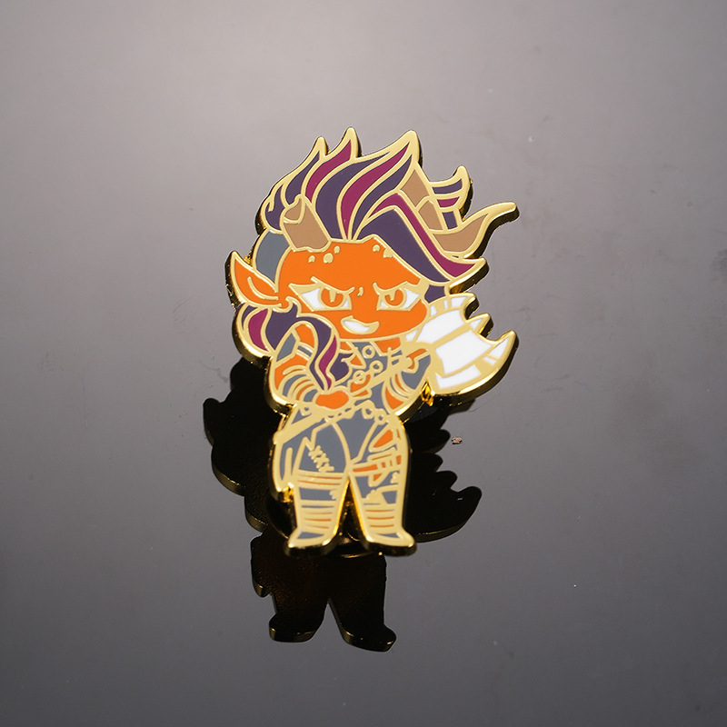 Insignă emailată Kawaii Karahe, inspirată de personajul jocului