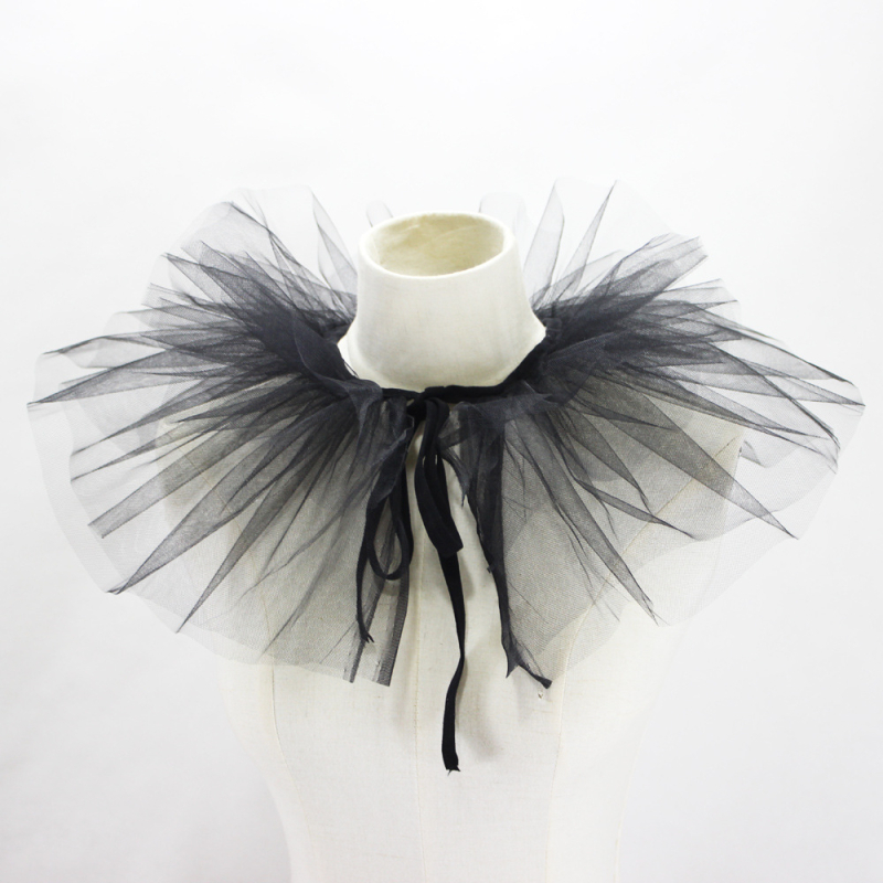 Europoje ir Jungtinėse Amerikos Valstijose parduodamas madingas daugiasluoksnis tinklinis pliušinis dirbtinis antkaklis iš „Victoria Palace“ retro stiliaus dekoratyvinis antkaklis.