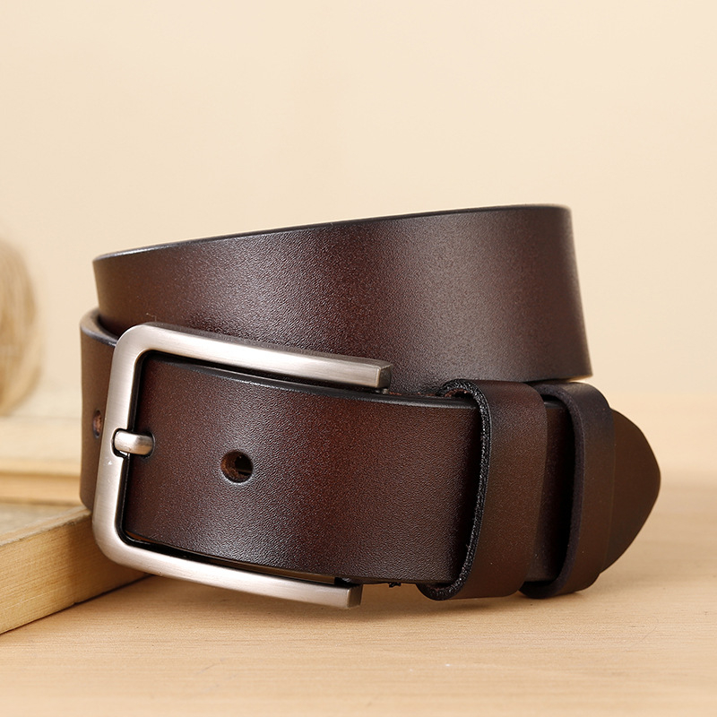 Vyriškas diržas su galvijos oda ir sagtimi. Jaunatviškas laisvalaikio odinis diržas iš „Joker“, vyriški džinsai, parduodami tiesiogiai iš gamyklos.