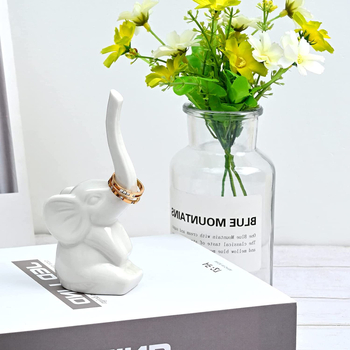 Keraamiline valge elevandi rõngasriiul kaelakee rõngas ehete riiul kodulaua kaunistuseks loominguline kingitus