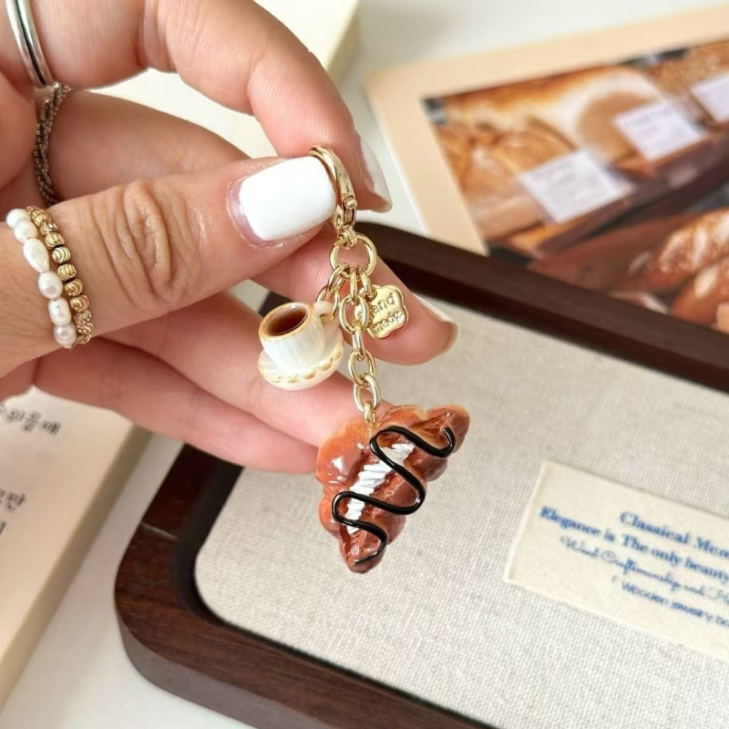 Meniško stiliaus kavos puodelis, rankinė, pakabukas, duonos pakabinamas maišelis, kūrybingas metalinis pakabinamas rankinė, knyga, dekoratyvinis metalinis pakabukas