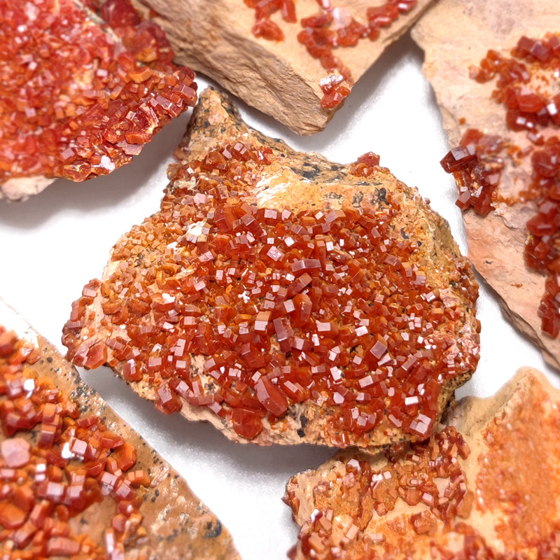 Мароко Вносна ванадиево-оловна руда Кристална сурова каменна руда Стандартна котешка руда Геология Наука Преподаване Образци Колекция Орнаменти