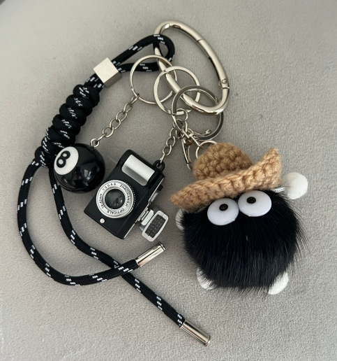 2024 m. naujo stiliaus mažas tinklaraštininkas su austa virve, raktų pakabuko pakabuku, „pasidaryk pats“ animacinių filmukų rašto aksesuarais, madingi