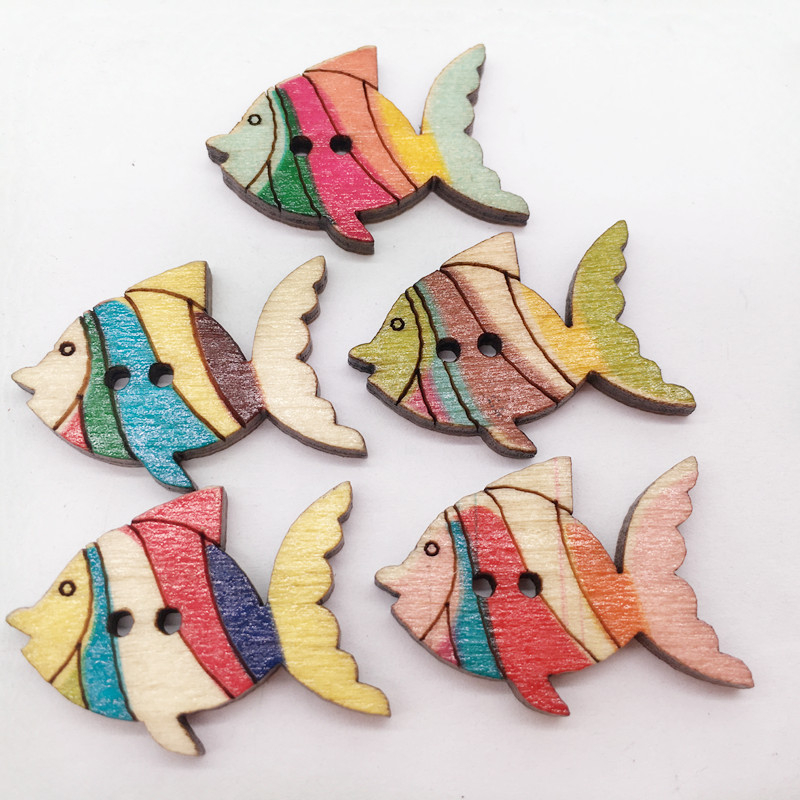 Įvairūs mišrūs animaciniai drugeliai, triušiai, mediniai mygtukai, vaikų rankų darbo, „pasidaryk pats“ medinis sagties žiedas, kūrybingas rankų darbo tapybos medžiagos sagtis