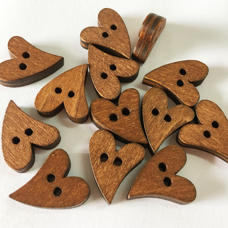 Įvairūs mišrūs animaciniai drugeliai, triušiai, mediniai mygtukai, vaikų rankų darbo, „pasidaryk pats“ medinis sagties žiedas, kūrybingas rankų darbo tapybos medžiagos sagtis