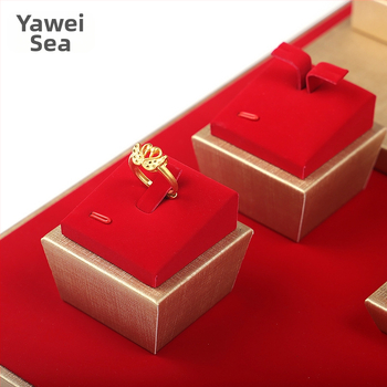 Set rekvizita za izlaganje nakita, crveni flanel, zlatni pladanj za nakit, držač za prstenje, ogrlicu, pult, stalak za nakit