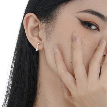 E1152 koreai stílusú, kis vízcsepp alakú fülbevaló nagykereskedelmi női S925 sterling ezüst aszimmetrikus fülbevaló fülbevaló szabálytalan alakú