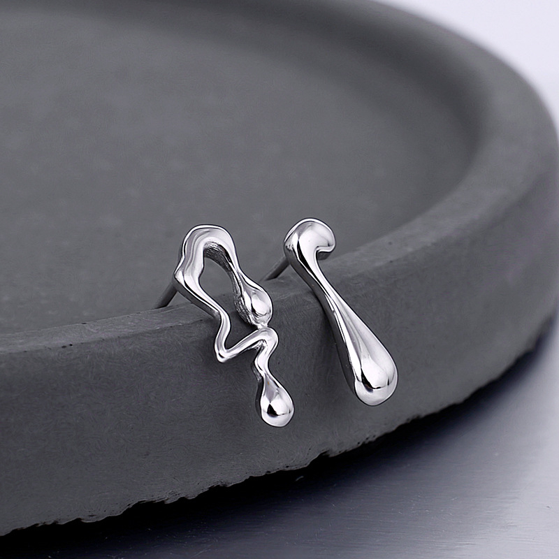 E1152 koreai stílusú, kis vízcsepp alakú fülbevaló nagykereskedelmi női S925 sterling ezüst aszimmetrikus fülbevaló fülbevaló szabálytalan alakú