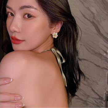 Francia, gyengéd virágos fülbevalók női elegáns, niche dizájnú fülbevalók könnyű, luxus, csúcskategóriás, érzéki fülbevalók, minden egyezésű vintage nagykereskedelem